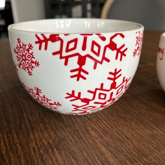 Crate and Barrel Set of 3 Holiday Nesting Bowls - Picture 2 of 11